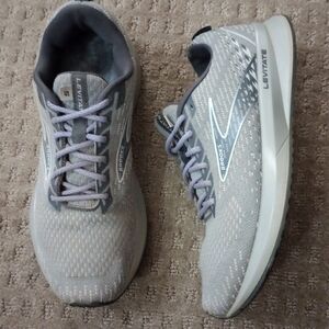 Brooks Levitate 5 Gray Running Shoes